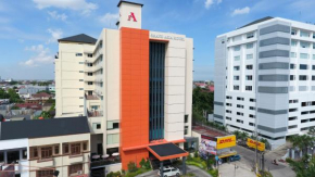  Grand Asia Hotel  Макассар